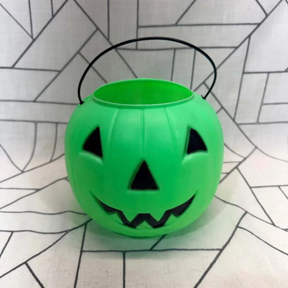 General Foam Jack-O-Lantern Bucket 7